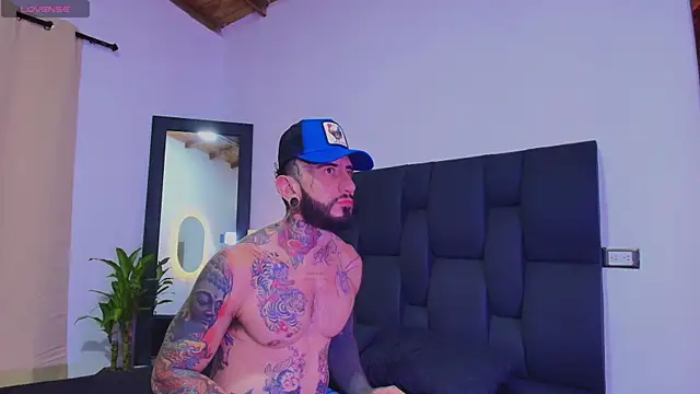Pokazy przed kamerką – dilan_scootk_j