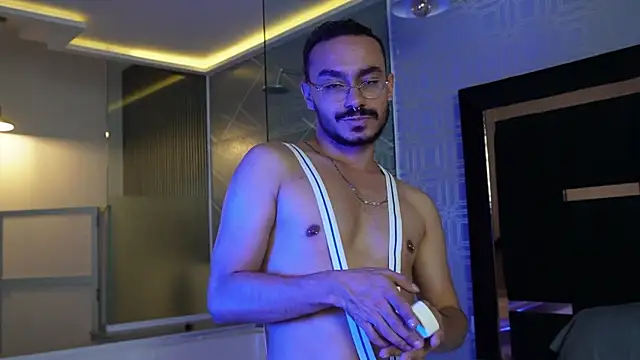 thomas_montiel's Webcam Show