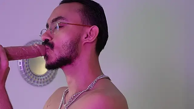 thomas_montiel's Webcam Show
