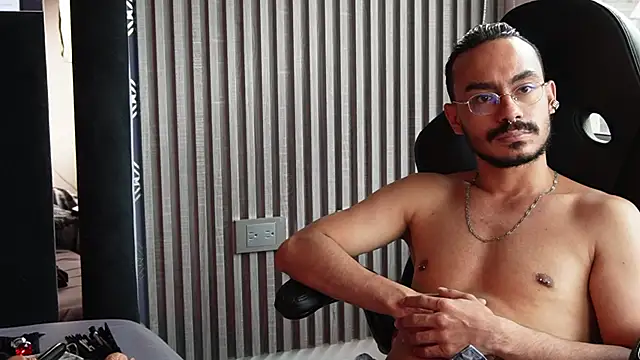Webkamerová show thomas_montiel