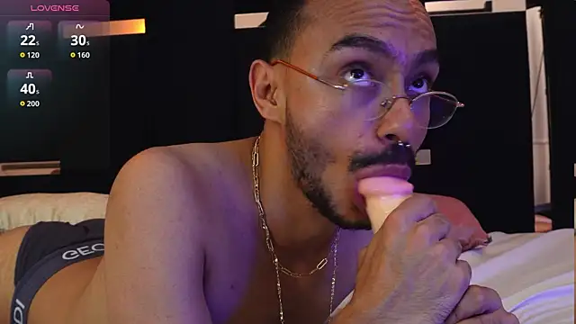 thomas_montiel Show Webcam