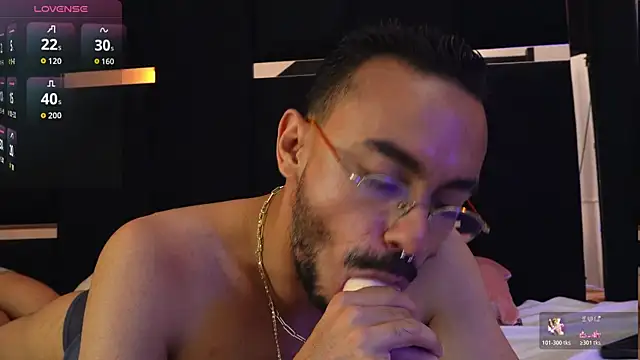thomas_montiel's Webcam Show