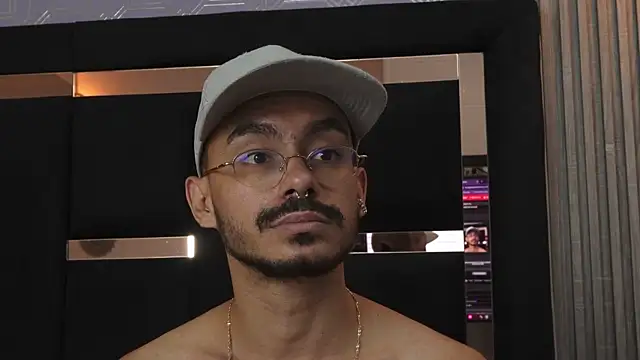 thomas_montiel's Webcam Show