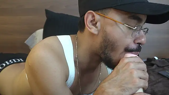 thomas_montiel Show Webcam