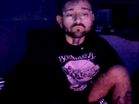 Toyboybb1 Show in webcam