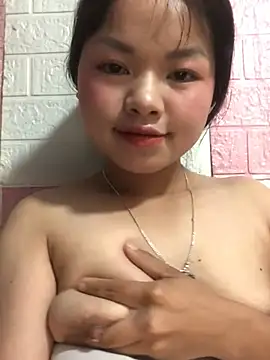 luvlivvy Adlı Modelin Canlı XXX Sohbeti