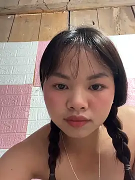 צ'אט XXX בשידור חי של Lindan_cute
