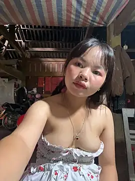 Lindan_cute Chat XXX in diretta