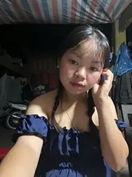 Lindan_cute Show in webcam
