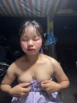 Lindan_cute Show in webcam