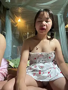 Lindan_cute Adlı Modelin Canlı XXX Sohbeti
