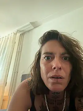 valval1312 Webcam-Show