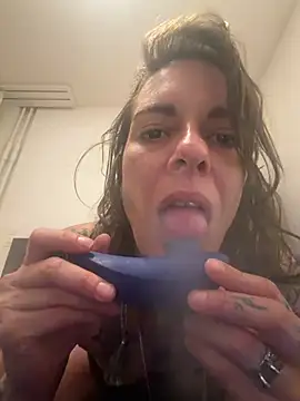 valval1312 Webcam-Show