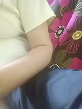 Pokazy przed kamerką – Desi-nisha01