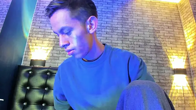 Ander_cooper1 Show in webcam