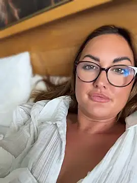 Show modela Crystal_xox na web-kameri