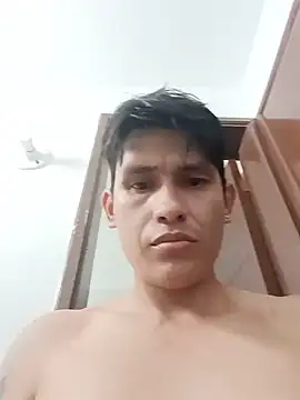Artoyave1995 Show in webcam