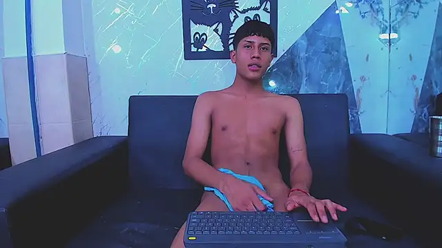 EMILIANO_BLESSのウェブカメラショー