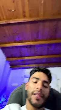 Pertunjukan Kamera Web AlejandroGreco