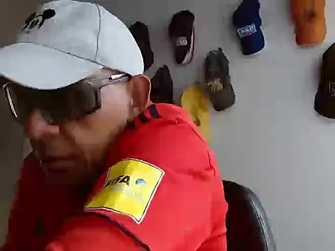 AlekNoir's Webcam Show