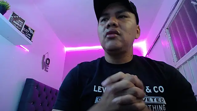 fuego_moro's Webcam Show