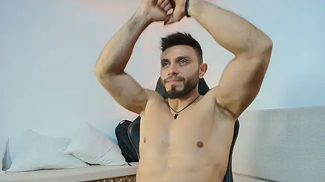 Show modela Mateo_Vega_ na web-kameri