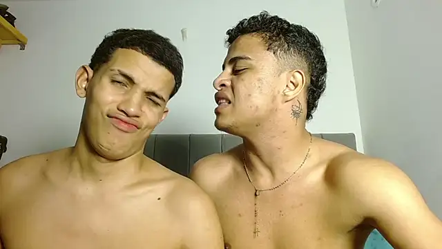 Jose_And_Daniel – webcam-show