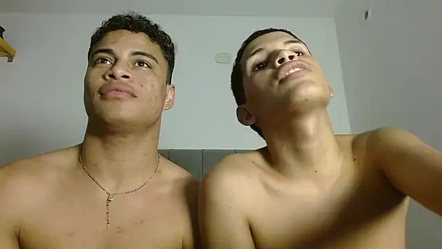 Jose_And_Daniel – webcam-show