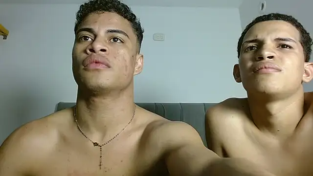 Jose_And_Daniel Adlı Modelin Web Kamerası Şovu