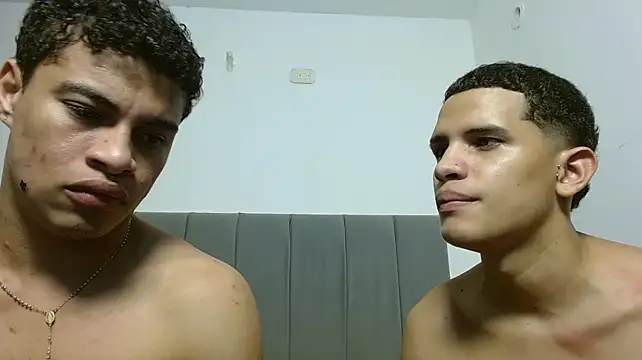 Jose_And_Daniel: διαδικτυακό σόου στην κάμερα