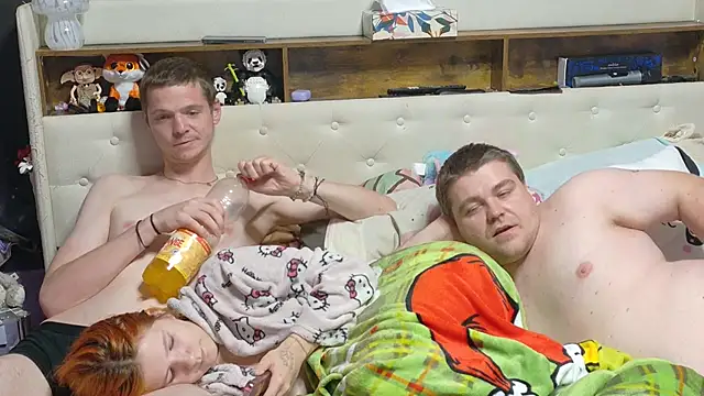 Pokazy przed kamerką – CoupleCatXO