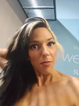 lil_jiggly's Webcam Show