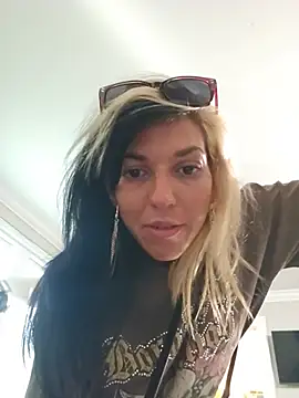 lil_jiggly webkamerás műsora