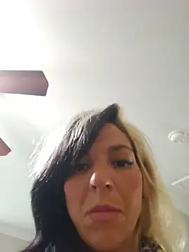 lil_jiggly webkamerás műsora
