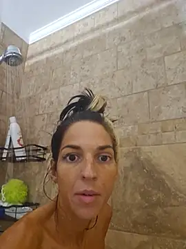 lil_jiggly's Webcam Show