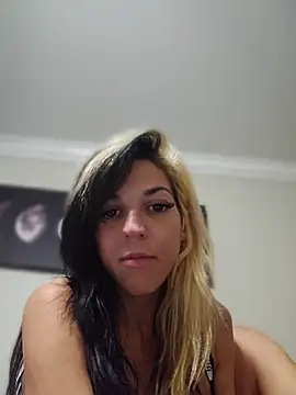 Show modela lil_jiggly na web-kameri