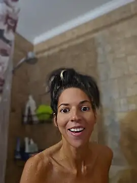 lil_jiggly webkamerás műsora