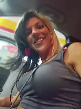 lil_jiggly Show in webcam