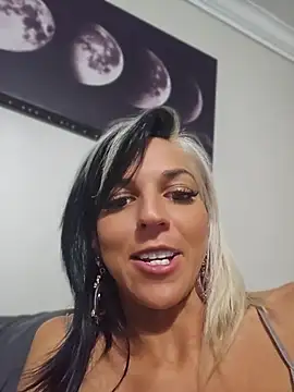lil_jiggly's Webcam Show