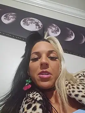 Chat XXX en directo de lil_jiggly