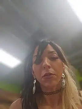 lil_jiggly Show in webcam