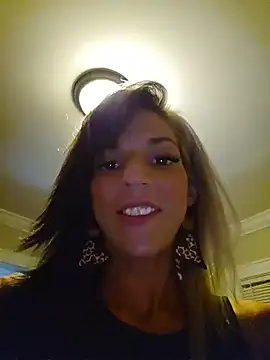 הופעת וובקאם של lil_jiggly