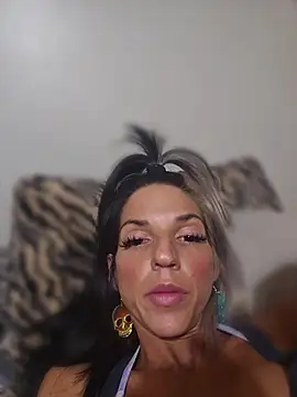 הופעת וובקאם של lil_jiggly