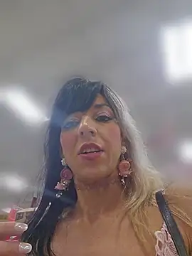 lil_jiggly Show in webcam