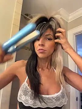 lil_jiggly Show in webcam