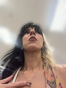 XXX chat uživo modela lil_jiggly