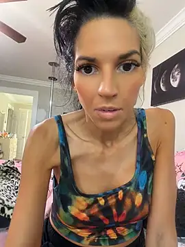 lil_jiggly Show in webcam
