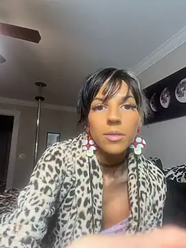lil_jiggly Show in webcam