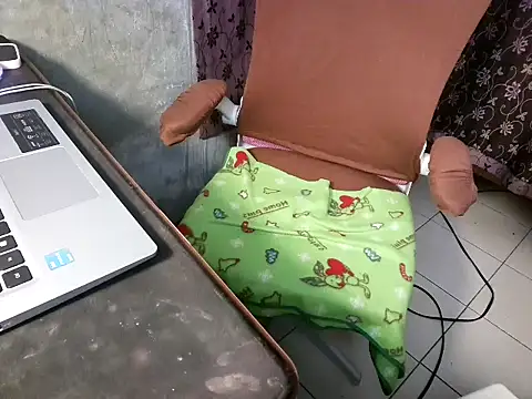 XXX chat uživo modela Callme_Cynth
