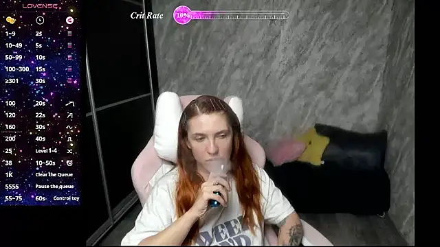 Reginasmilee Chat XXX in diretta